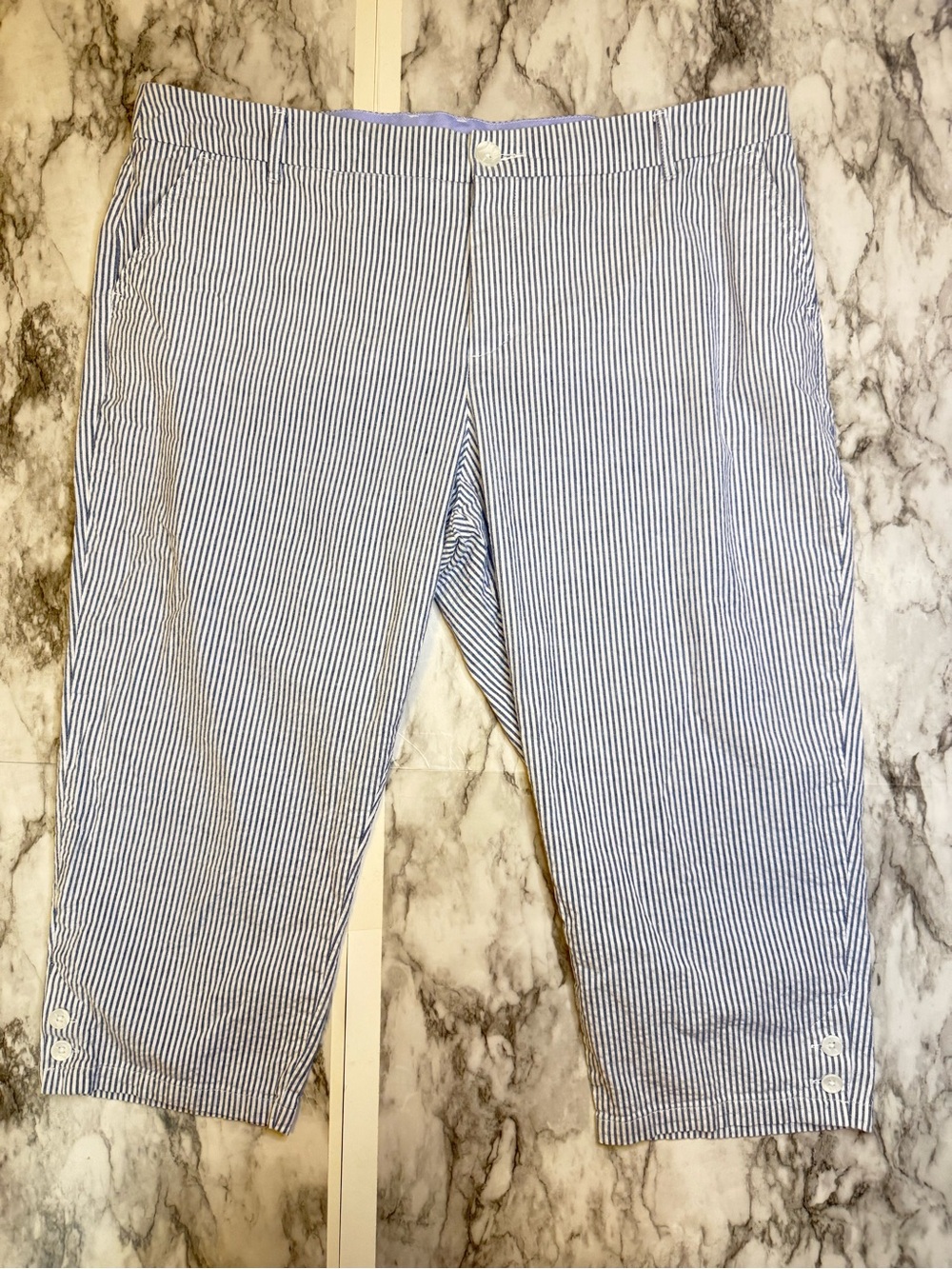 Croft & Barrow Blue & White Striped Capri Pants 98% Cotton
